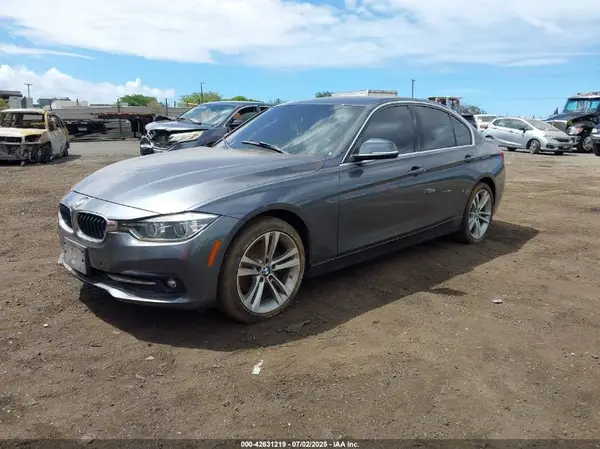 WBA8B9C37HK885561 2017 BMW 3ER - Image 2