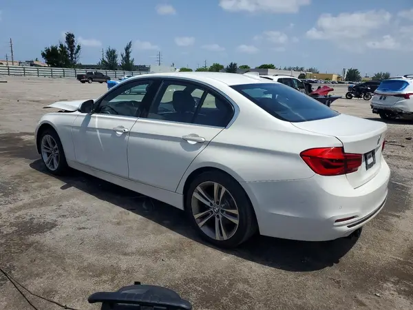 WBA8B9C37HK885981 2017 BMW 3ER - Image 2