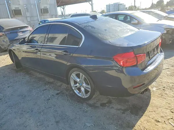 WBA8B9C38HK885004 2017 BMW 3ER - Image 2