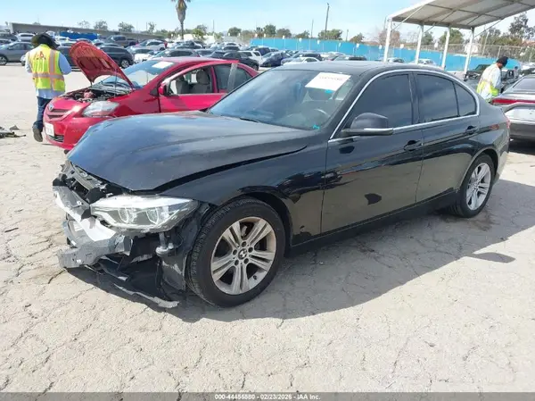 WBA8B9C38HK885746 2017 BMW 3ER - Image 2
