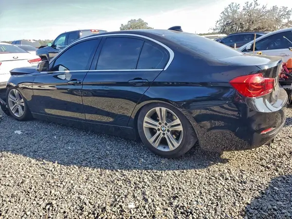 WBA8B9C39HK885397 2017 BMW 3ER - Image 2