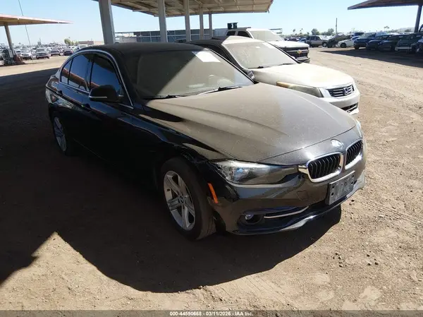WBA8B9C3XHK885764 2017 BMW 3ER - Image 1