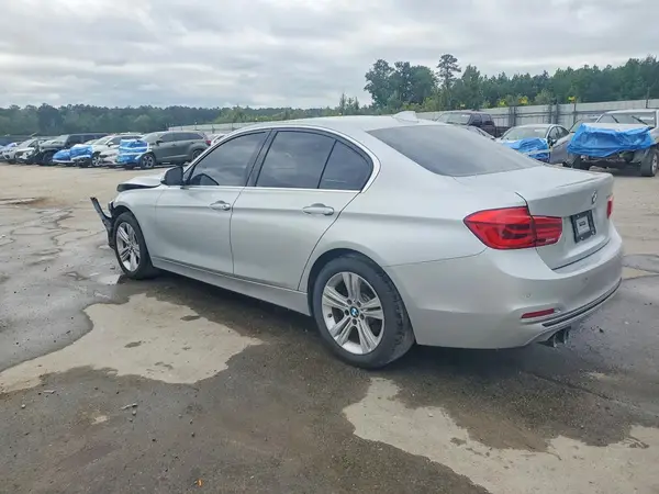 WBA8B9C50HK675823 2017 BMW 3ER - Image 2