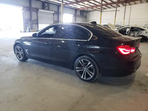 WBA8B9C50JEE81011 2018 BMW 3ER - Image 2