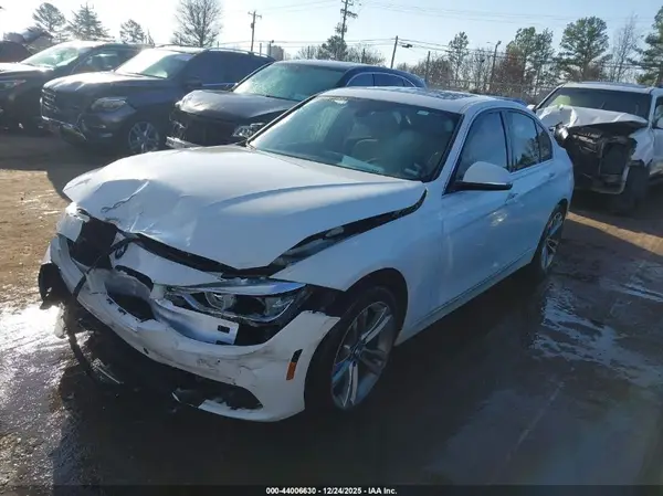 WBA8B9C50JEE81705 2018 BMW 3ER - Image 2