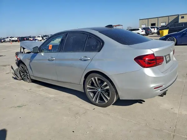 WBA8B9C50JEE83048 2018 BMW 3ER - Image 2