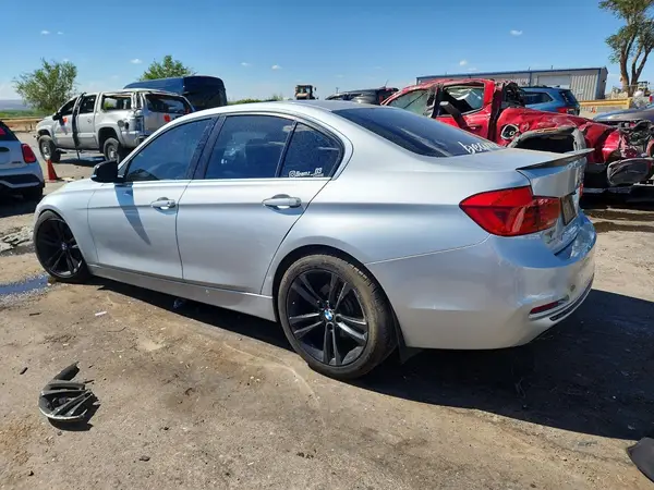 WBA8B9C50JEE83311 2018 BMW 3ER - Image 2