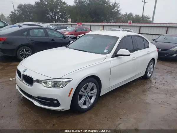 WBA8B9C50JK886431 2018 BMW 3ER - Image 2