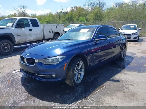 WBA8B9C51HK675667 2017 BMW 3ER - Image 2