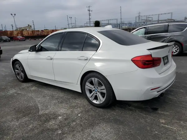 WBA8B9C51HK675717 2017 BMW 3ER - Image 2