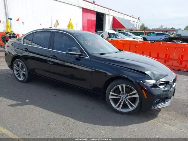WBA8B9C51HK676351 2017 BMW 3ER - Image 1