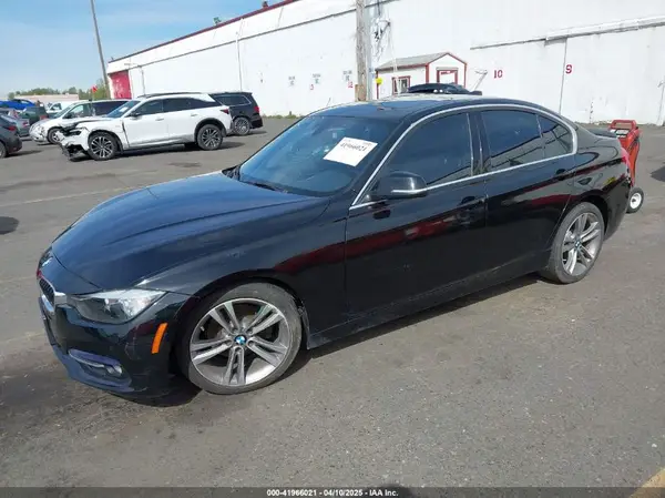 WBA8B9C51HK676351 2017 BMW 3ER - Image 2