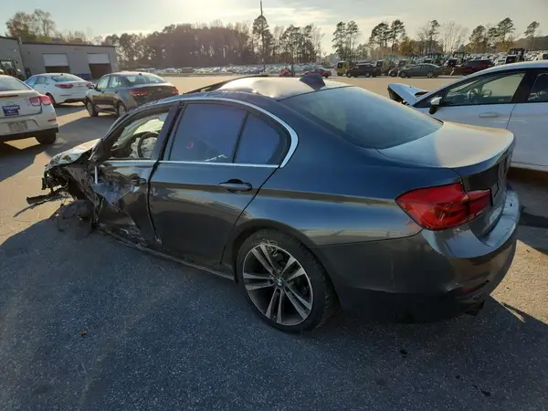WBA8B9C52HK675581 2017 BMW 3ER - Image 2