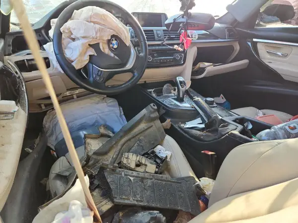 WBA8B9C52HK675581 2017 BMW 3ER - Image 8