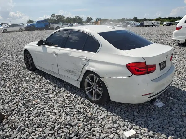 WBA8B9C52JAE21996 2018 BMW 3ER - Image 2