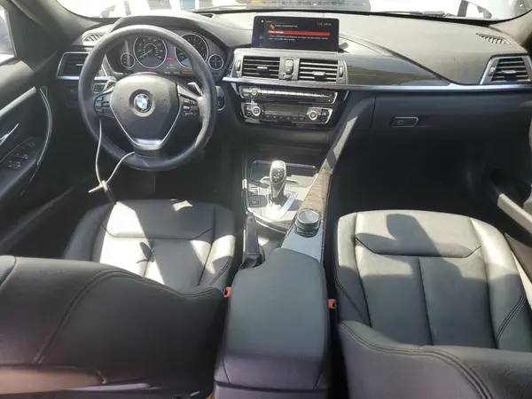 WBA8B9C52JEE80782 2018 BMW 3ER - Image 8
