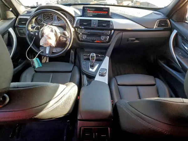 WBA8B9C52JEE81348 2018 BMW 3ER - Image 8