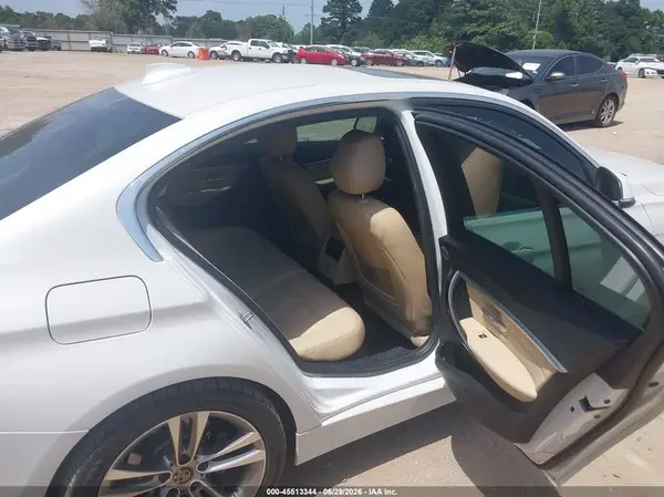 WBA8B9C52JEE81382 2018 BMW 3ER - Image 8