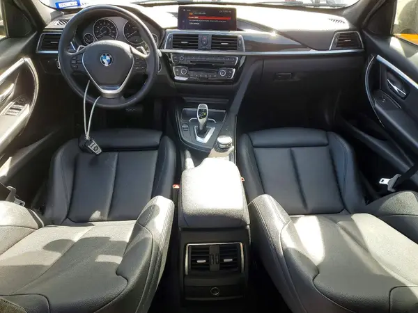 WBA8B9C52JEE81401 2018 BMW 3ER - Image 8