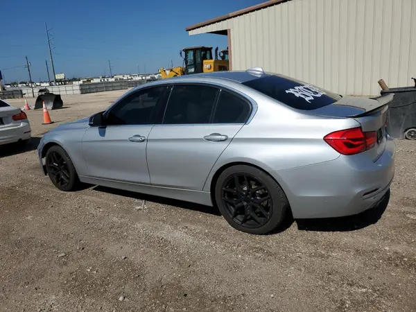 WBA8B9C52JEE81754 2018 BMW 3ER - Image 2