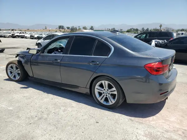 WBA8B9C52JK677434 2018 BMW 3ER - Image 2