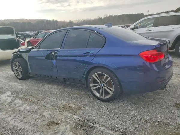 WBA8B9C53JEE81715 2018 BMW 3ER - Image 2
