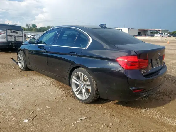 WBA8B9C53JEE81889 2018 BMW 3ER - Image 2