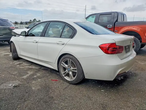 WBA8B9C53JEE82797 2018 BMW 3ER - Image 2