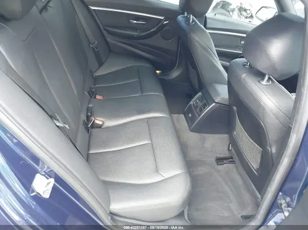 WBA8B9C53JEE82900 2018 BMW 3ER - Image 8