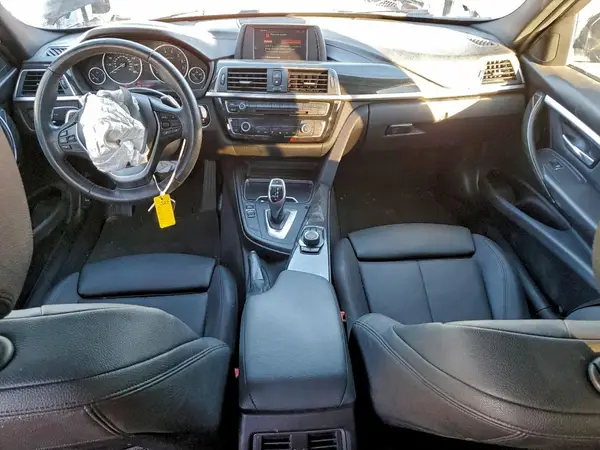 WBA8B9C54JAE22017 2018 BMW 3ER - Image 8