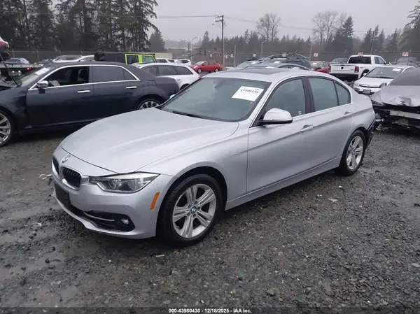 WBA8B9C54JAE22101 2018 BMW 3ER - Image 2
