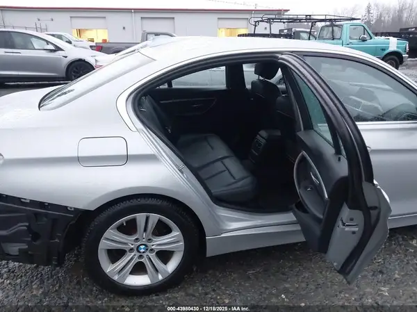 WBA8B9C54JAE22101 2018 BMW 3ER - Image 8