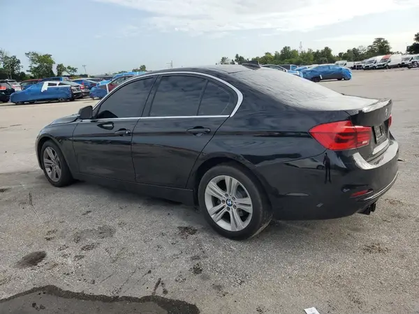 WBA8B9C54JEE81030 2018 BMW 3ER - Image 2