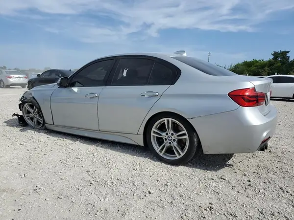 WBA8B9C54JEE81061 2018 BMW 3ER - Image 2