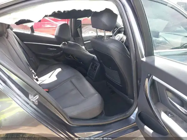 WBA8B9C54JEE81206 2018 BMW 3ER - Image 8