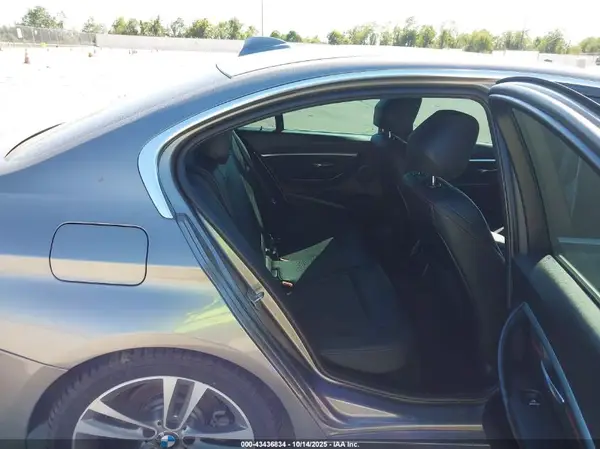 WBA8B9C54JEE82226 2018 BMW 3ER - Image 8