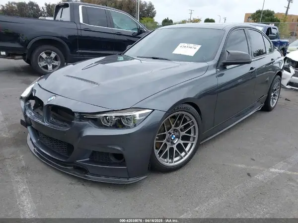 WBA8B9C54JEE82355 2018 BMW 3ER - Image 2