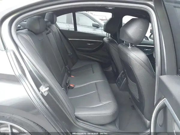 WBA8B9C54JEE82355 2018 BMW 3ER - Image 8