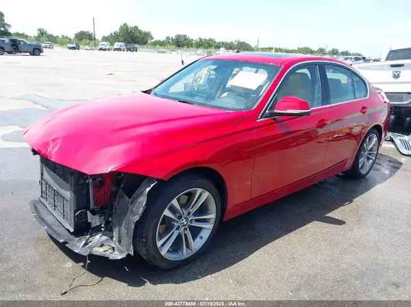 WBA8B9C54JEE82761 2018 BMW 3ER - Image 2