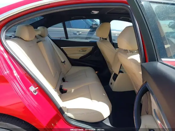 WBA8B9C54JEE82761 2018 BMW 3ER - Image 8