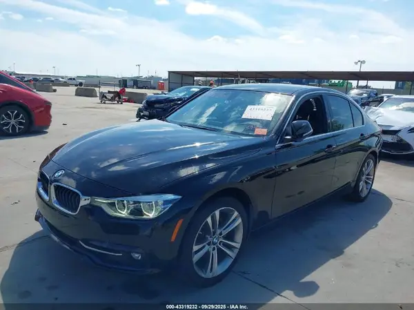 WBA8B9C54JEE83246 2018 BMW 3ER - Image 2