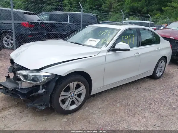 WBA8B9C54JEE83263 2018 BMW 3ER - Image 2