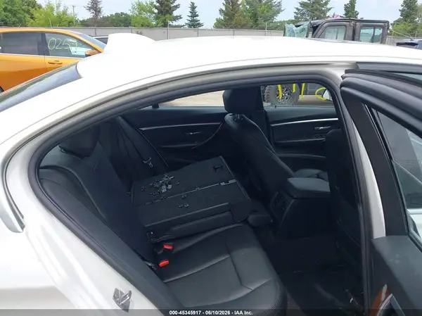 WBA8B9C54JEE83263 2018 BMW 3ER - Image 8