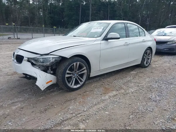 WBA8B9C54JEE83439 2018 BMW 3ER - Image 2