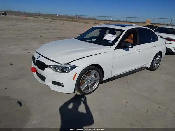 WBA8B9C54JK676754 2018 BMW 3ER - Image 2