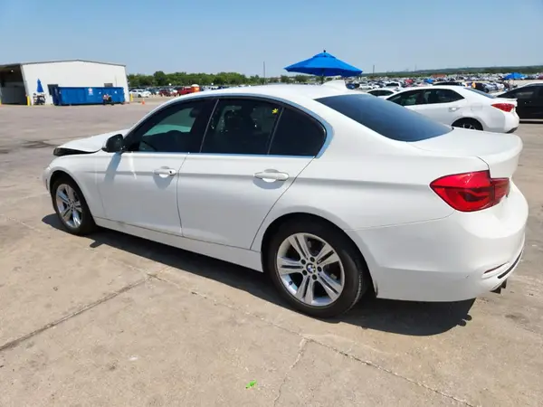 WBA8B9C55HK676448 2017 BMW 3ER - Image 2