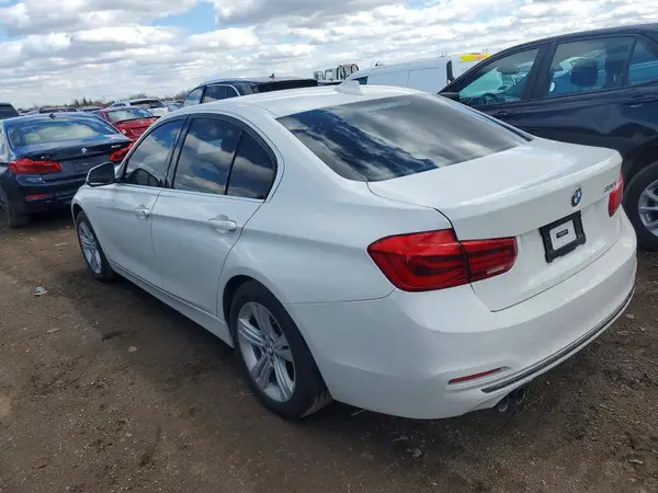 WBA8B9C55HK884734 2017 BMW 3ER - Image 2