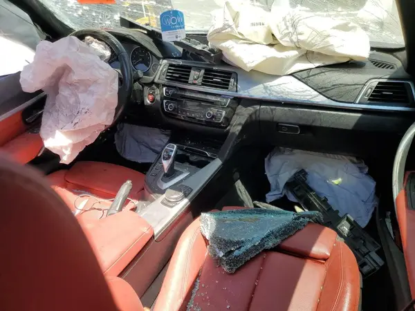 WBA8B9C55JAE21989 2018 BMW 3ER - Image 8