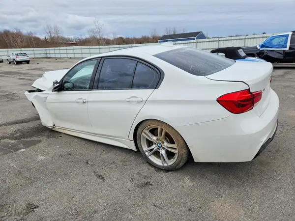 WBA8B9C55JEB30630 2018 BMW 3ER - Image 2
