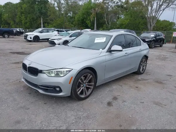 WBA8B9C55JEE80954 2018 BMW 3ER - Image 2